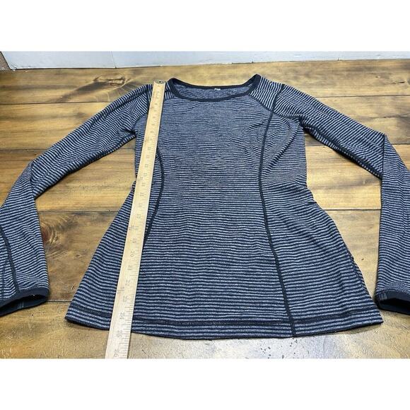 Lululemon Run Turn Around Shirt Womens 6 Gray Black Striped Long Sleeve - Picture 4 of 9